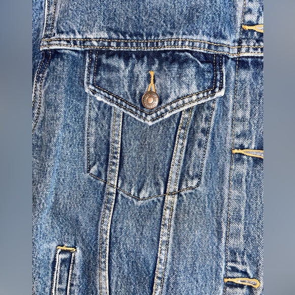 Levi’s Small Women’s Denim Jacket - Picture 4 of 8